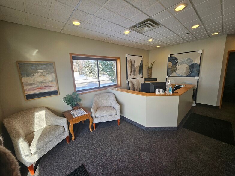 3715 50th Ave, Minneapolis, MN à vendre - Photo du bâtiment - Image 3 de 15