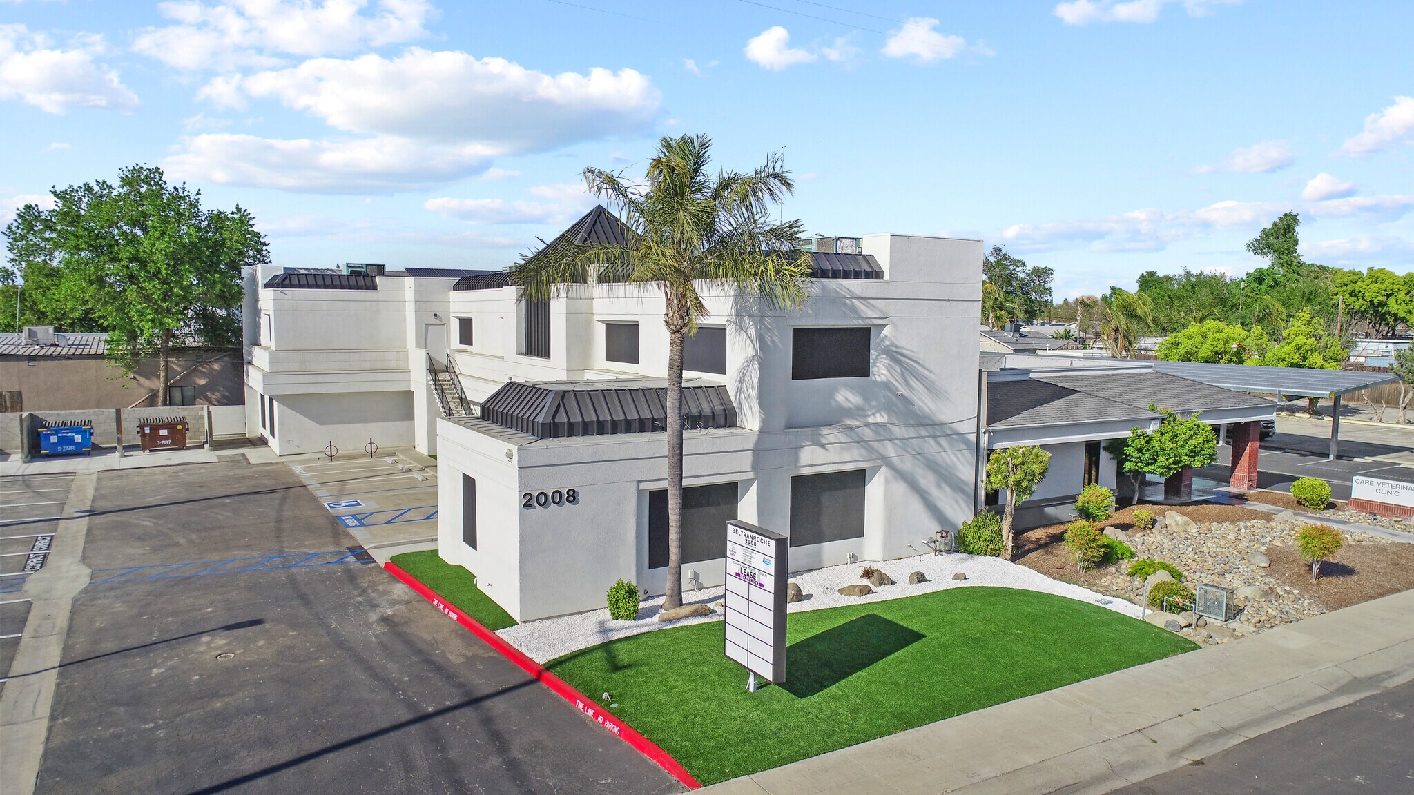 2008 W Dorothea Ave, Visalia, CA à vendre Photo du bâtiment- Image 1 de 40