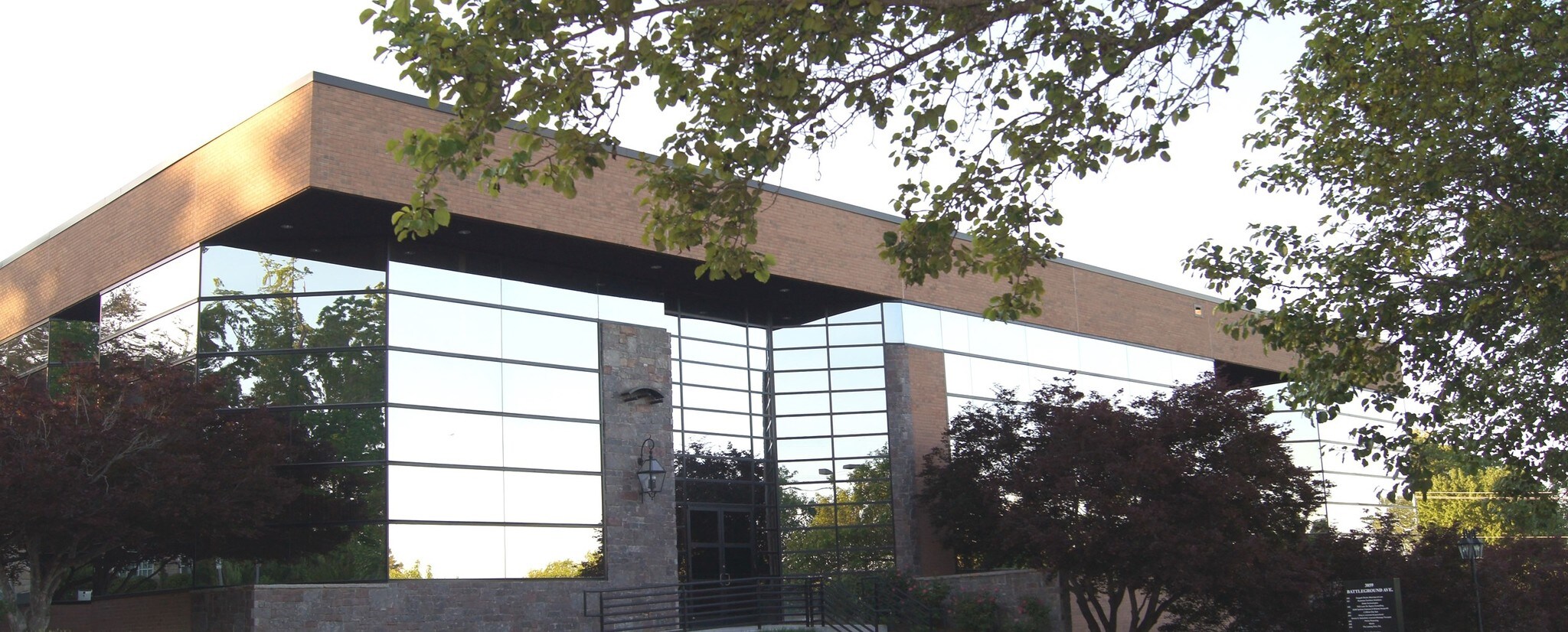 3859 Battleground Ave, Greensboro, NC à louer Photo principale- Image 1 de 10