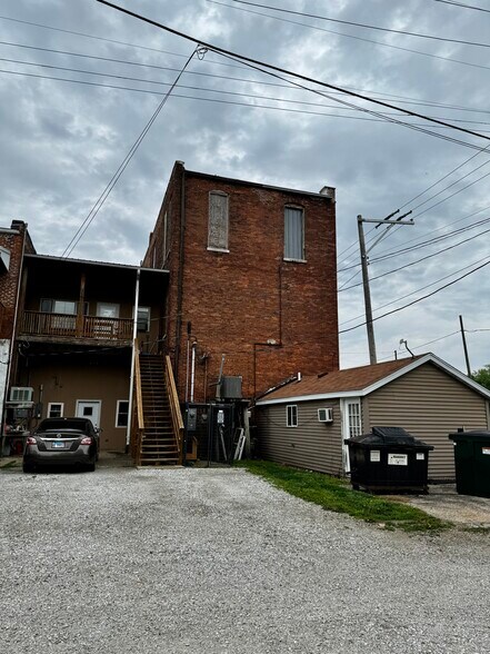 134 E Market St, Colchester, IL à vendre - Photo du bâtiment - Image 3 de 38