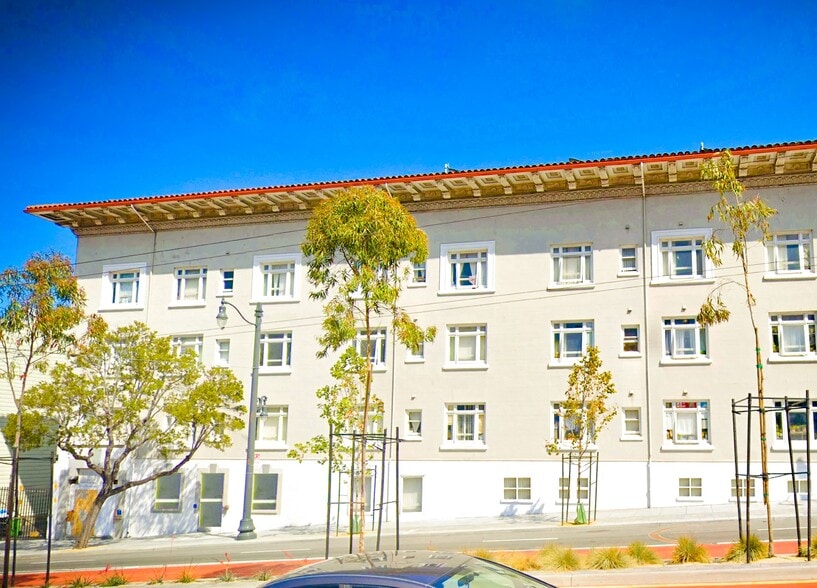2200 Van Ness Ave, San Francisco, CA for lease - Primary Photo - Image 1 of 1