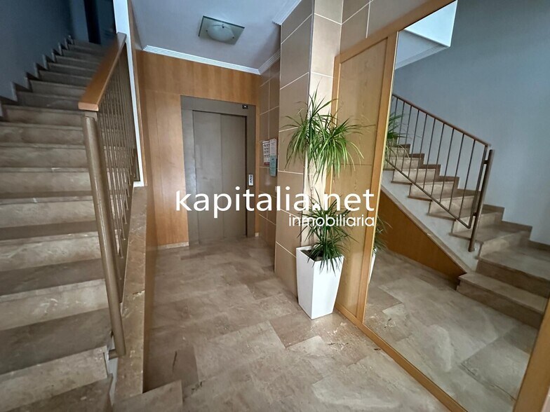 Retail in València, Valencia for sale - Building Photo - Image 1 of 17