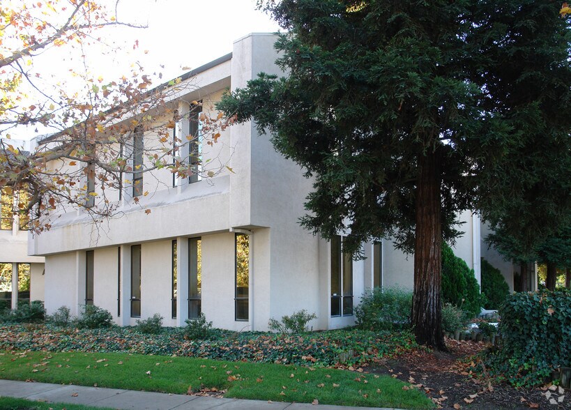 1450 Enea Cir, Concord, CA à louer - Photo du bâtiment - Image 2 de 4