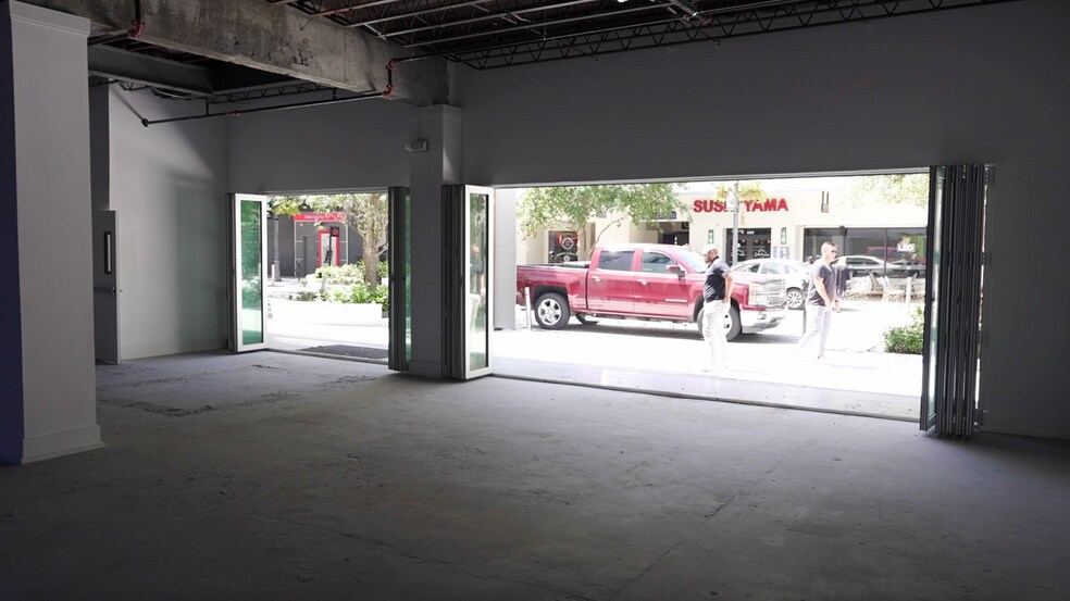 325 Clematis St, West Palm Beach, FL à louer - Photo du bâtiment - Image 2 de 13