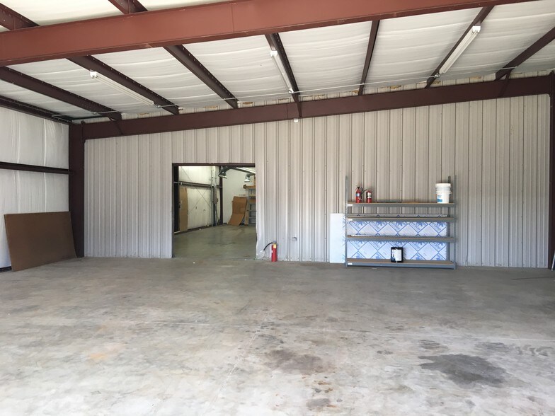 2200 N Indianwood Ave, Broken Arrow, OK for sale - Interior Photo - Image 3 of 8