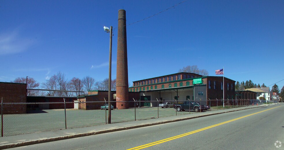 506 N Warren Ave, Brockton, MA à louer - Photo du bâtiment - Image 2 de 3