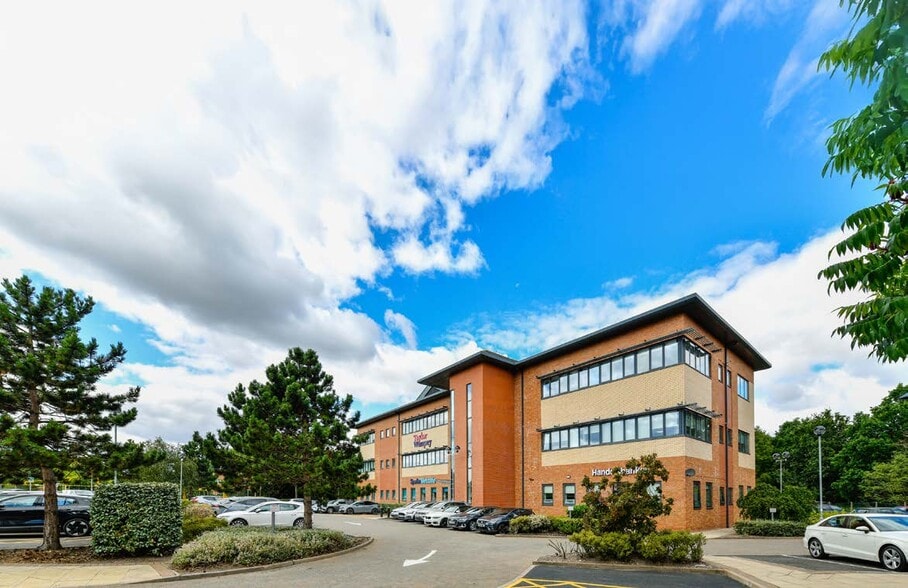 2 Trinity Ct, Wolverhampton à vendre - Photo du bâtiment - Image 2 de 12