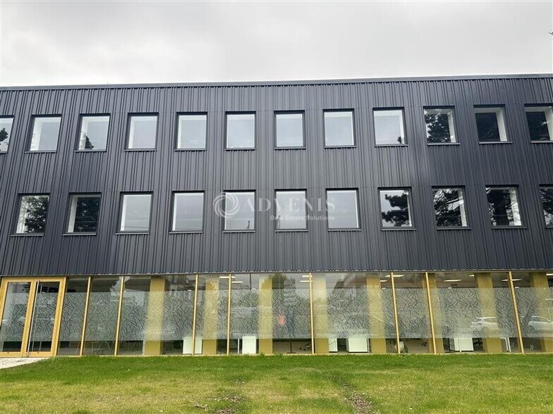 Bureau dans Wasquehal à louer - Photo du bâtiment - Image 2 de 9