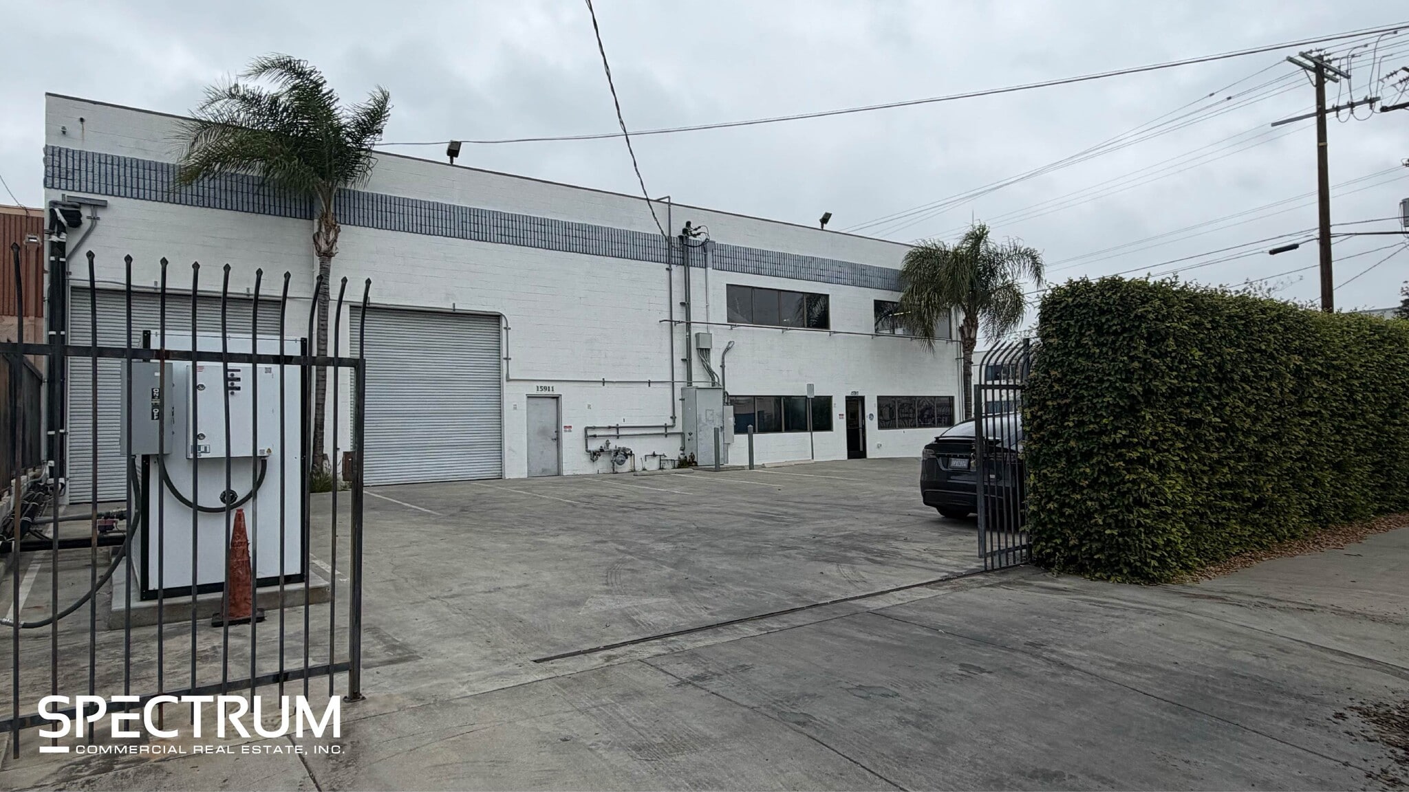 15911 Arminta St, Van Nuys, CA for lease Primary Photo- Image 1 of 25