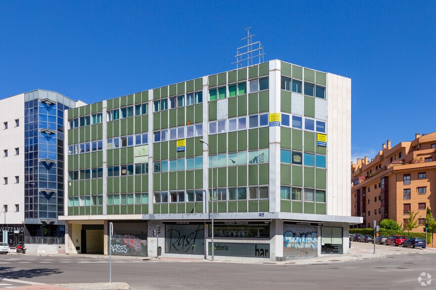 Office in Madrid, Madrid for sale - Building Photo - Image 2 of 2
