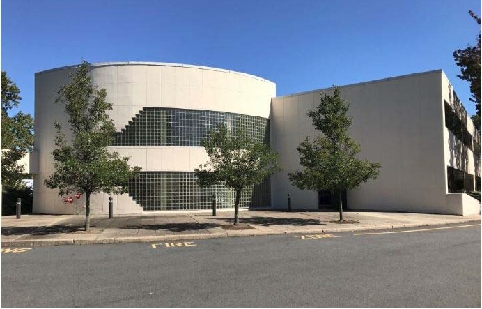 615 W Mount Pleasant Ave, Livingston, NJ à louer - Photo du bâtiment - Image 2 de 4