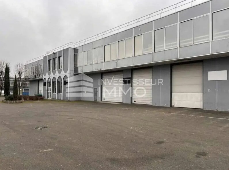 Flex in Saint-Denis for lease - Building Photo - Image 1 of 9
