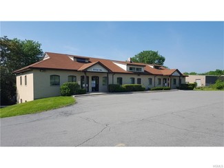 Plus de détails pour 682 E Main St, Middletown, NY - Bureau à louer