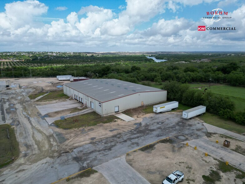 100 Lupita Cir, Del Rio, TX à vendre - Photo du bâtiment - Image 2 de 49