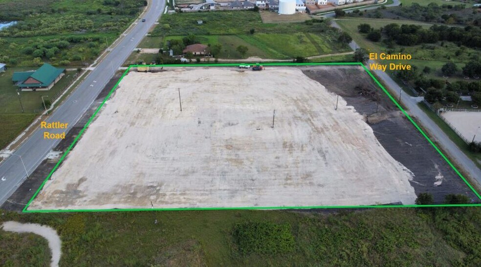 2854 Rattler Road, San Marcos, TX à louer - Photo du bâtiment - Image 2 de 11