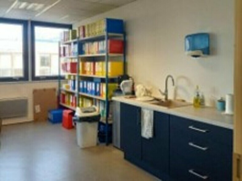 Office in Bruges for lease - Interior Photo - Image 3 of 3