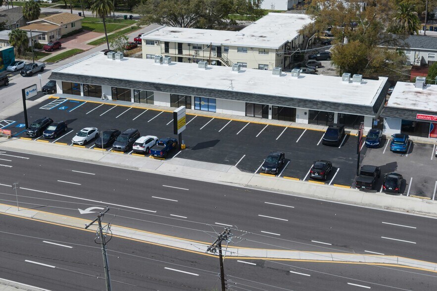 4239 W Kennedy Blvd, Tampa, FL à louer - Photo du bâtiment - Image 2 de 8