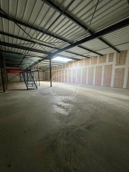 Industrial in Mondouzil for lease - Interior Photo - Image 3 of 6