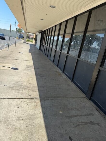 8001 West Ln, Stockton, CA à vendre - Photo du bâtiment - Image 3 de 11