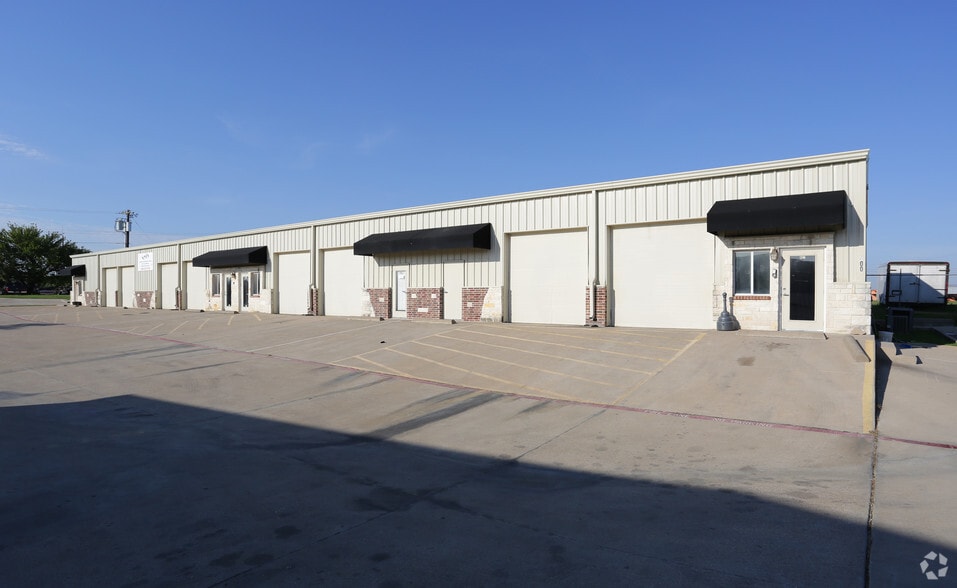 400 Industrial Blvd, Mansfield, TX for lease - Building Photo - Image 2 of 2