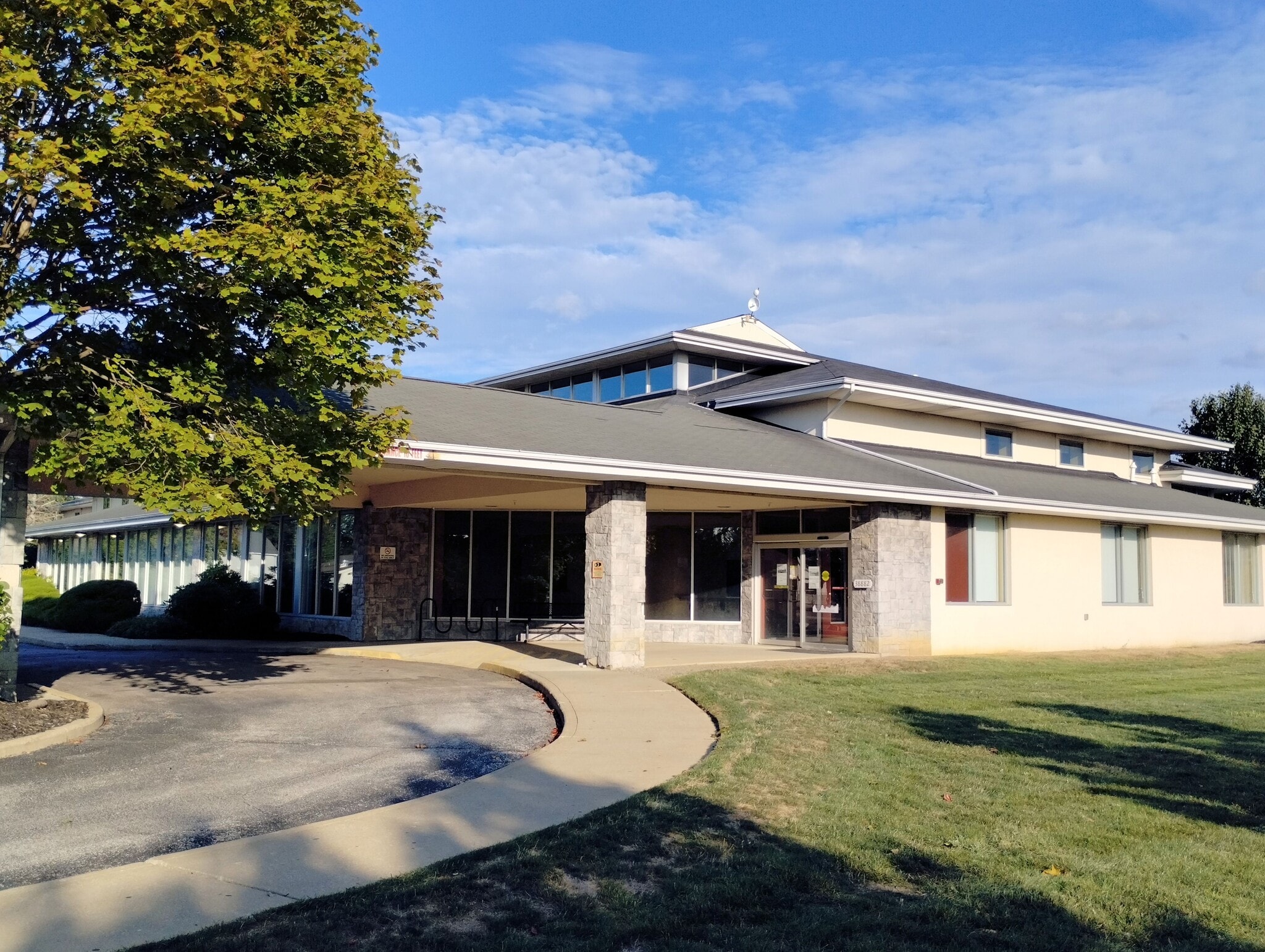 38882 Mentor Ave, Willoughby, OH à vendre Photo principale- Image 1 de 29