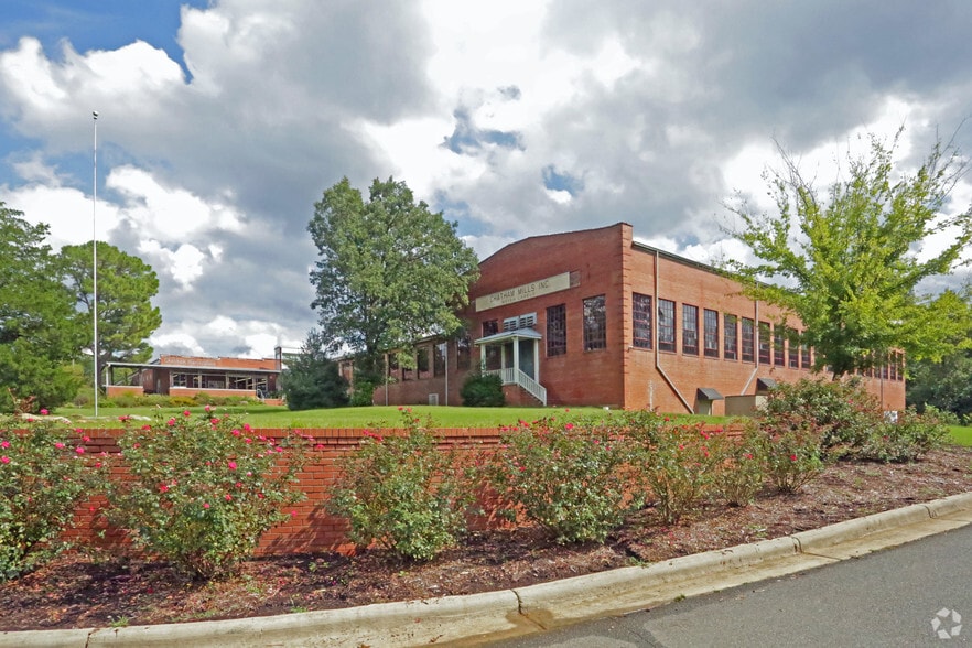 480 Hillsboro St, Pittsboro, NC for lease - Building Photo - Image 1 of 8