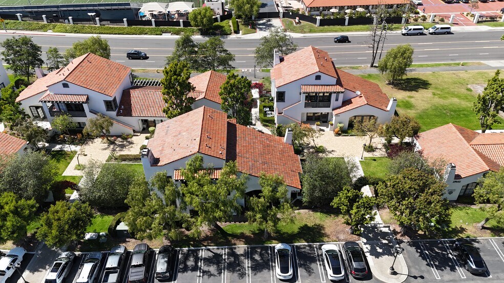 27442 Calle Arroyo, San Juan Capistrano, CA à vendre - Photo du bâtiment - Image 3 de 19