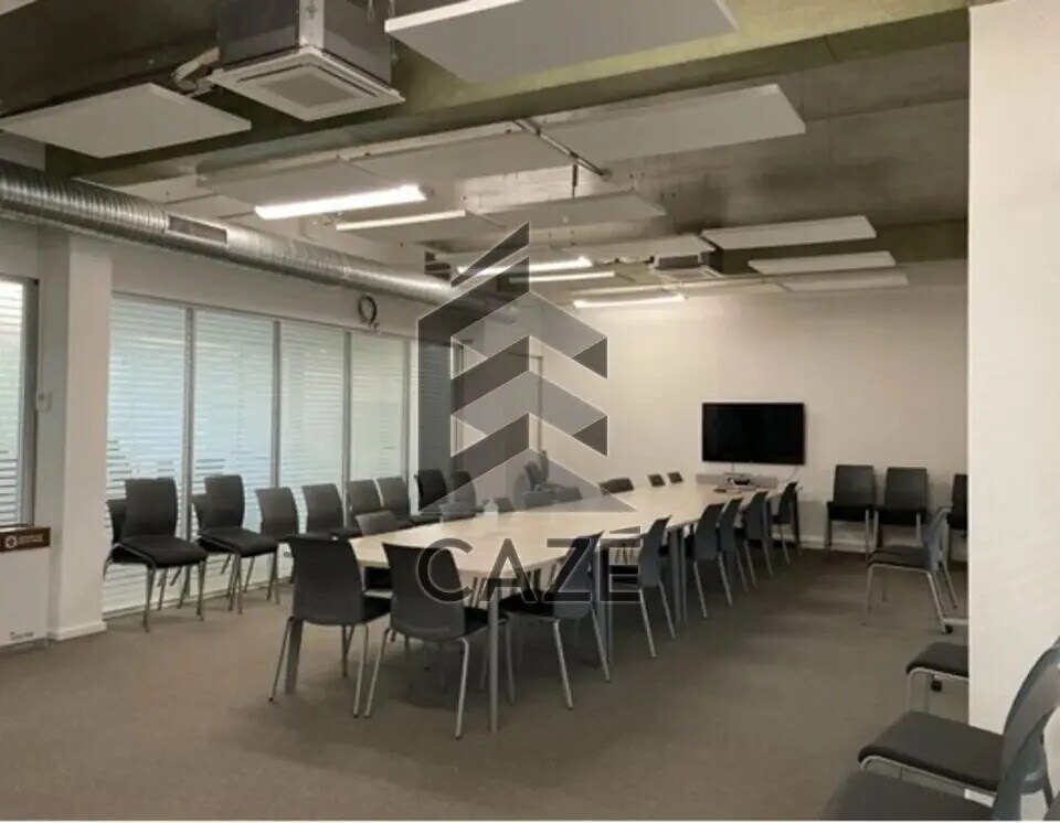 Office in Bordeaux for lease Interior Photo- Image 1 of 9