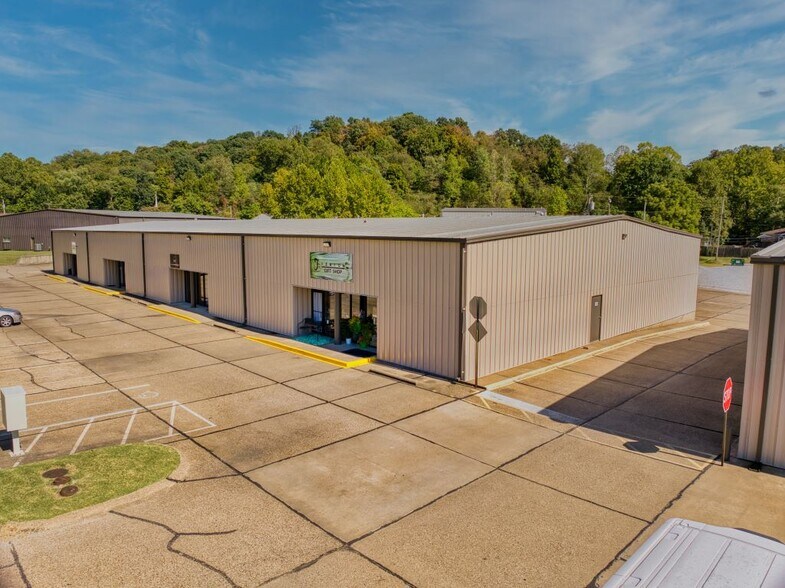 2242 Williams Hwy, Williamstown, WV à vendre - Photo du bâtiment - Image 2 de 11