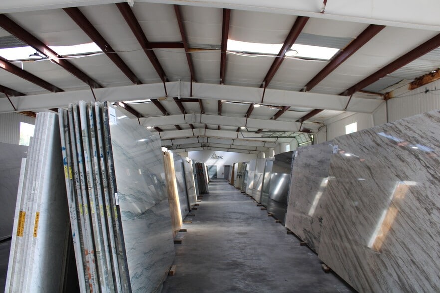 4603 Fowler St, Fort Myers, FL for sale - Interior Photo - Image 3 of 3