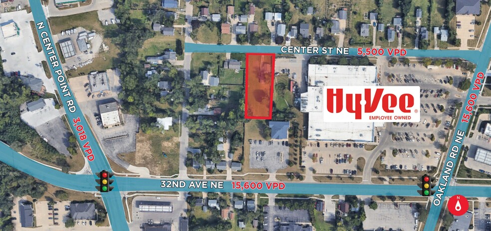1639 Center St NE, Cedar Rapids, IA à vendre - Photo principale - Image 1 de 7