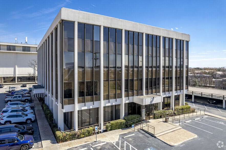 1800 NE Loop 410, San Antonio, TX for lease - Primary Photo - Image 1 of 6