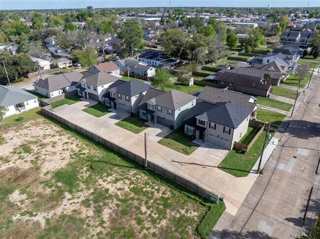 1711 Bilbo St, Lake Charles, LA à vendre Photo principale- Image 1 de 5