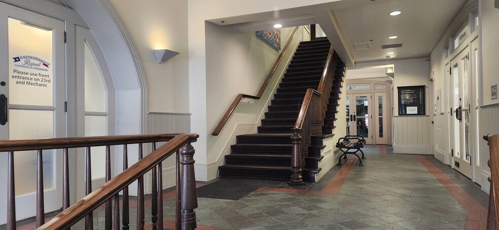 2228 Mechanic St, Galveston, TX for sale - Lobby - Image 3 of 19