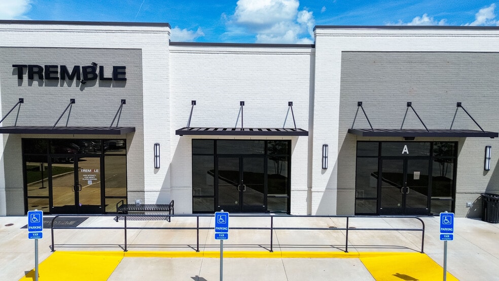 2011 Kaliste Saloom Rd, Lafayette, LA for lease - Building Photo - Image 3 of 6
