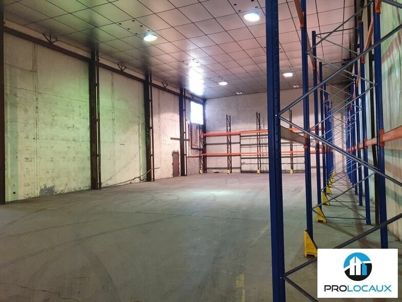 Flex in Grenoble for lease - Building Photo - Image 3 of 12