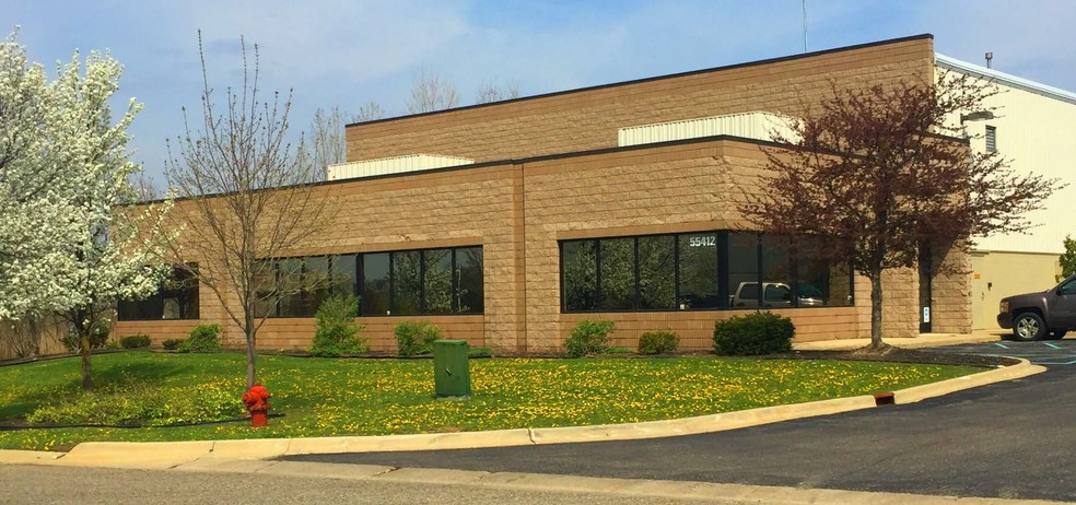 55412 Lyon Industrial Dr, New Hudson, MI for lease - Primary Photo - Image 1 of 7