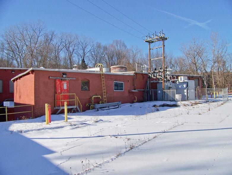 2 Mill St, Lenox, MA for lease - Building Photo - Image 3 of 6