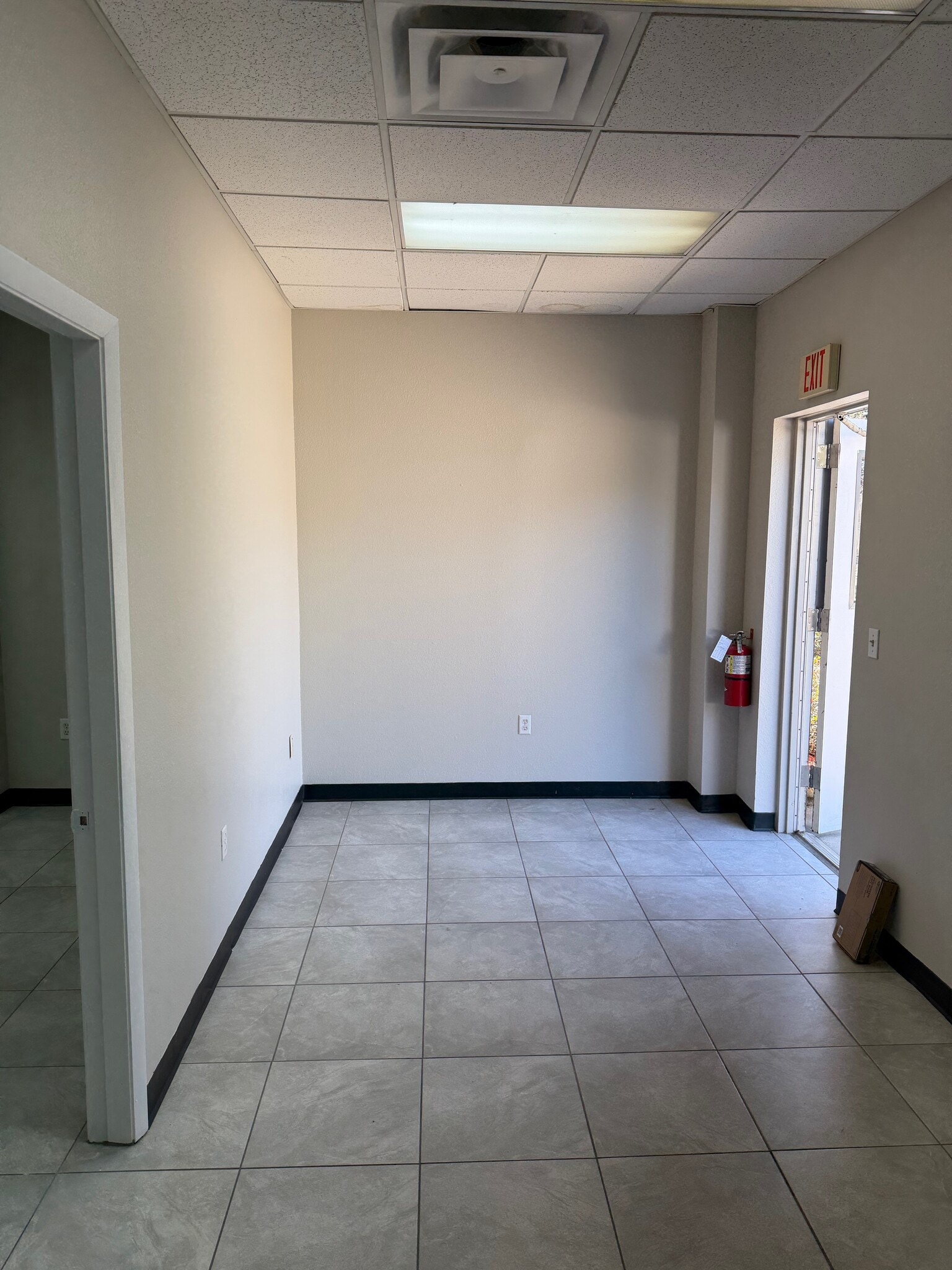 970-1010 Ocoee Apopka Rd, Apopka, FL à louer Photo intérieure- Image 1 de 5