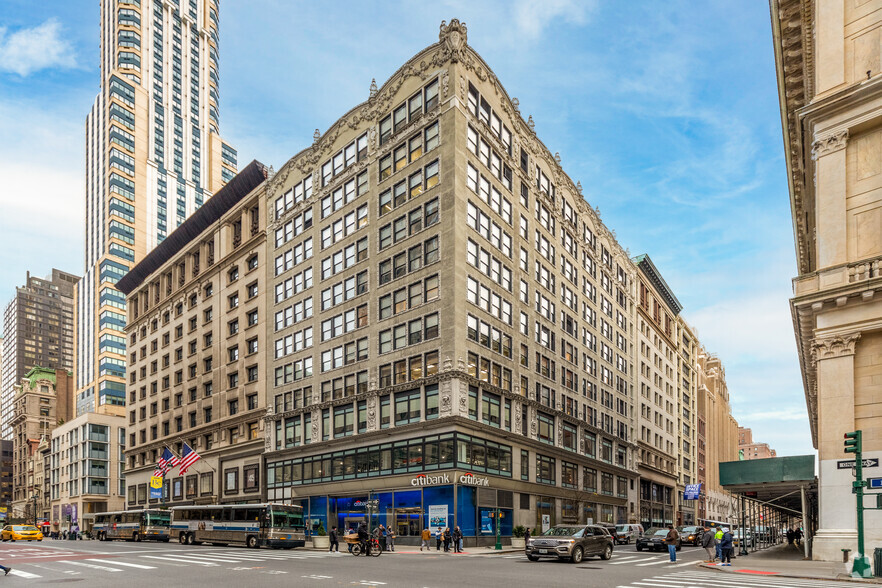 411 Fifth Ave, New York, NY for sale - Building Photo - Image 1 of 1