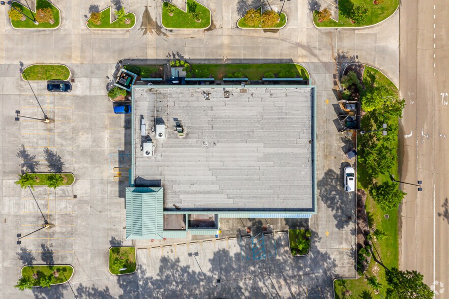 70415 La-21 Hwy, Covington, LA à louer - Photo du bâtiment - Image 2 de 3