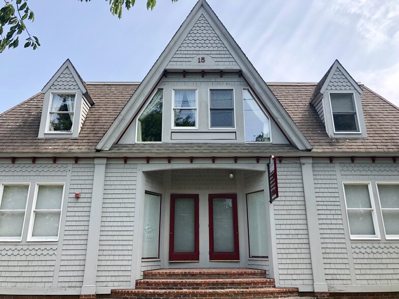 15 Old Beach Rd, Newport, RI for sale - Building Photo - Image 2 of 7