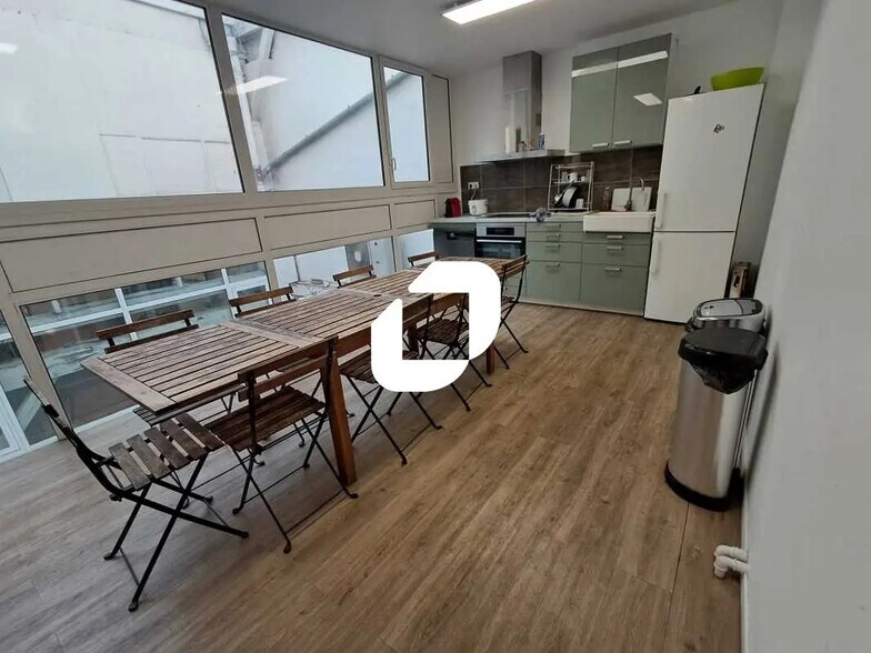 Bureau dans Montrouge à louer - Photo du bâtiment - Image 3 de 8