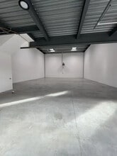 Flex in Corbeil-Essonnes for lease Interior Photo- Image 1 of 2