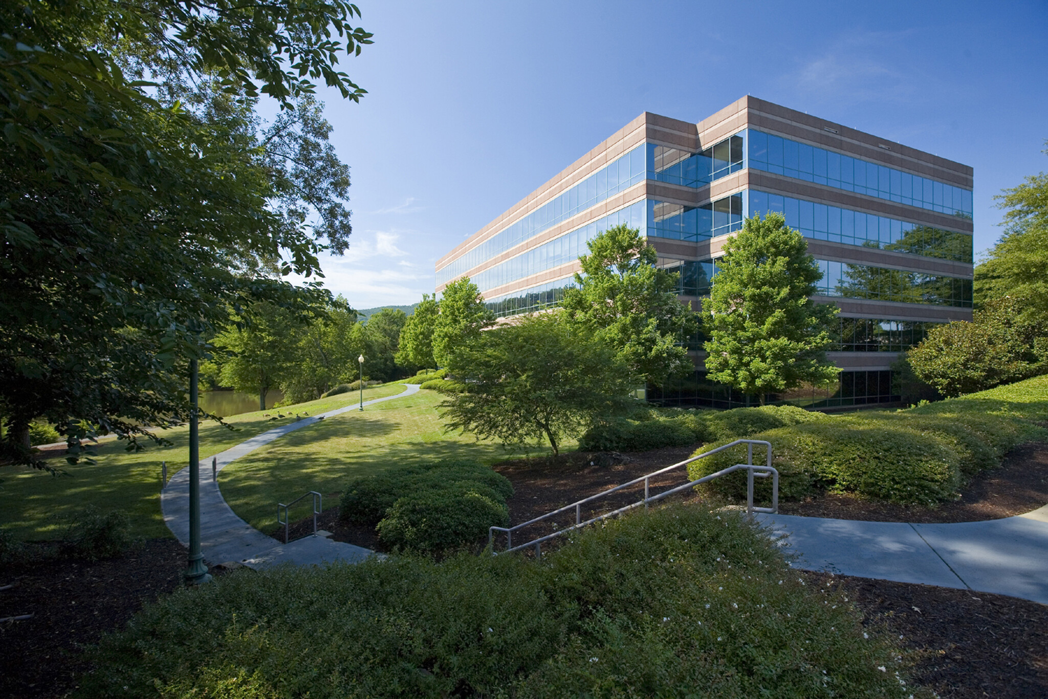 1701 Barrett Lakes Blvd, Kennesaw, GA for lease Building Photo- Image 1 of 14