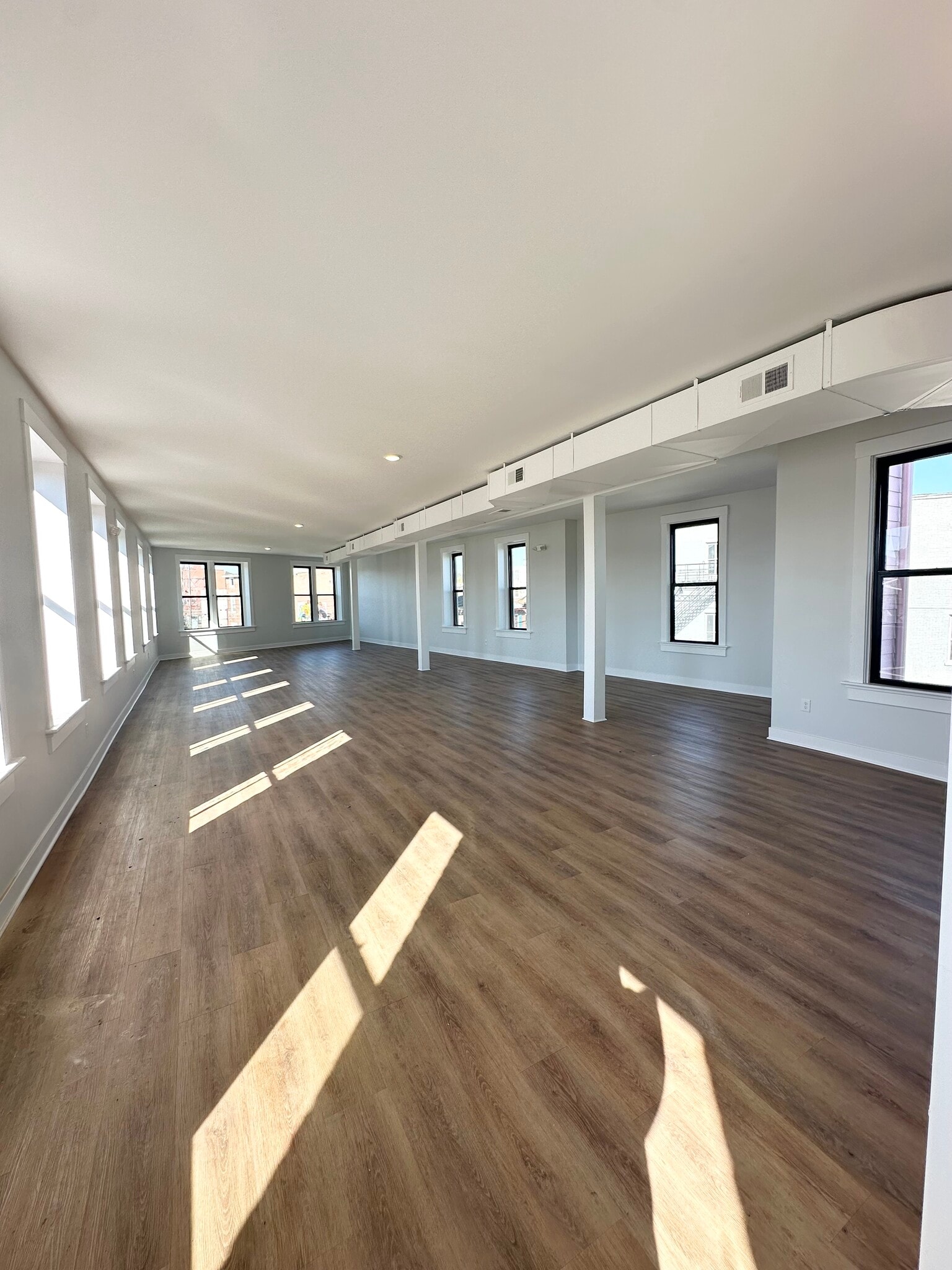4024 Hamilton Ave, Cincinnati, OH for lease Interior Photo- Image 1 of 5