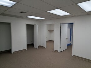 7501 N University St, Peoria, IL à louer Photo intérieure- Image 2 de 6