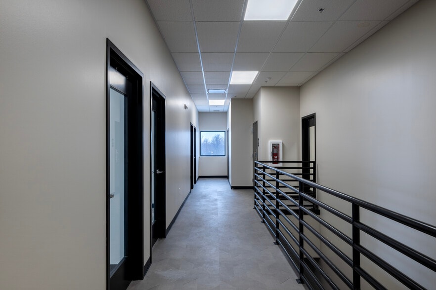 701 E Wayne St, Fort Wayne, IN for lease - Building Photo - Image 2 of 13