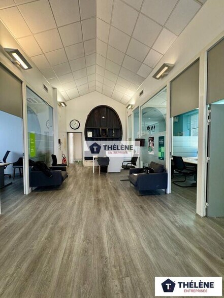 Retail in Mauguio for lease - Interior Photo - Image 2 of 9