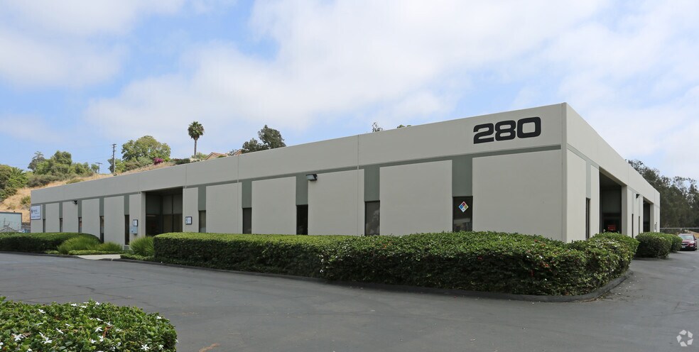 280 Trousdale Dr, Chula Vista, CA à louer - Photo du bâtiment - Image 1 de 10